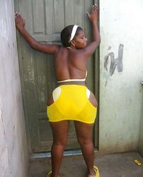 Caderona negrita (BROAD THIGHS)