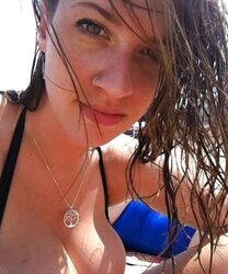 Peekandplay, an extreme fledgling with 32GG titties