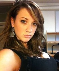 Peekandplay, an extreme fledgling with 32GG titties