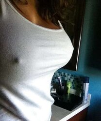 Peekandplay, an extreme fledgling with 32GG titties