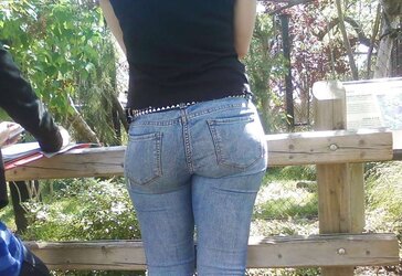 PUBLIC PLUMPER CANDID SHOTS