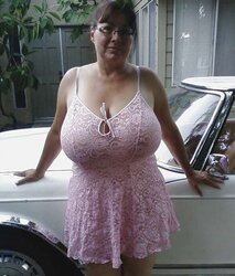 Big-Titted Amateurs - Huge-Titted GFs - Candids