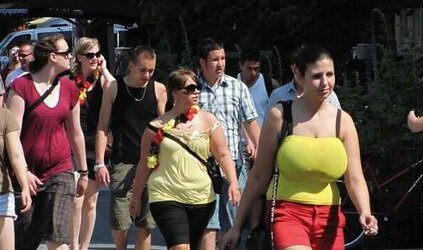 Big-Titted Amateurs - Huge-Titted GFs - Candids