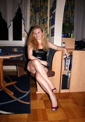 PANTYHOSE - purple 6ihf highheels and suntan vintage nylons