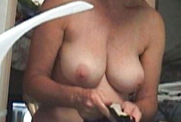 Gorgeous mature wifey.