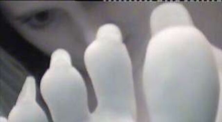 White ladies with lengthy ravages and lengthy toenails Part