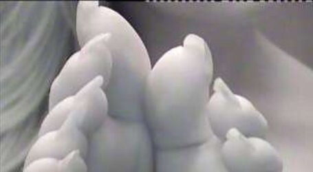 White ladies with lengthy ravages and lengthy toenails Part