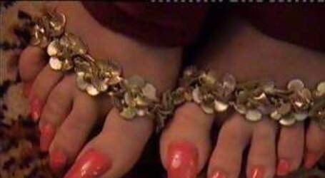 White ladies with lengthy ravages and lengthy toenails Part