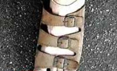 White ladies with lengthy ravages and lengthy toenails Part