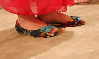 White ladies with lengthy ravages and lengthy toenails Part