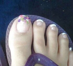 White ladies with lengthy ravages and lengthy toenails Part