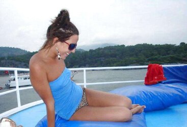 Italian gal: Simona