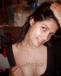 SPLENDID BUXOM TEENAGER CHICK