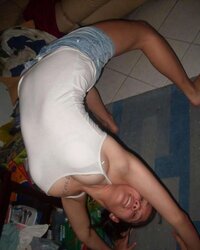 SPLENDID BUXOM TEENAGER CHICK