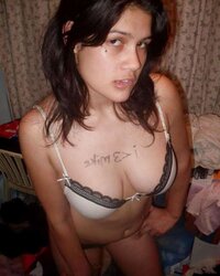 SPLENDID BUXOM TEENAGER CHICK