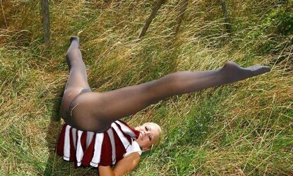 Gal In Nylons