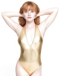 Kacy Hill pute de luxe