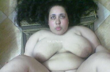 PLUMPER Arab Bich