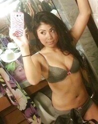 Nn latina selfshots