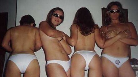 Bare Girls in Groups