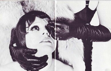 Vintage Bizzare Gigantic bra-stuffers Bondage & Discipline
