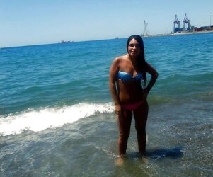 Seys chicks in swimsuit