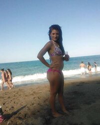 Seys chicks in swimsuit