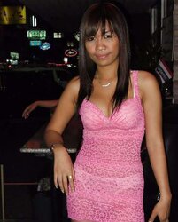 Pattaya bar and showcase chicks