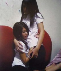 Pattaya bar and showcase chicks