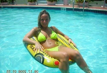 HOTTEST OF BATHING SUIT DAMSELS
