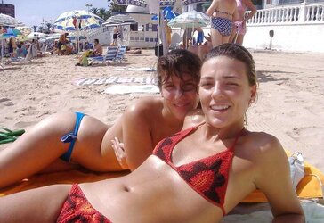 HOTTEST OF BATHING SUIT DAMSELS