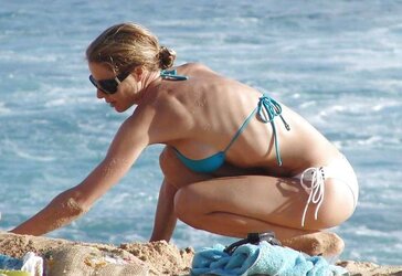 HOTTEST OF BATHING SUIT DAMSELS