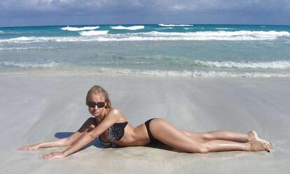 HOTTEST OF BATHING SUIT DAMSELS