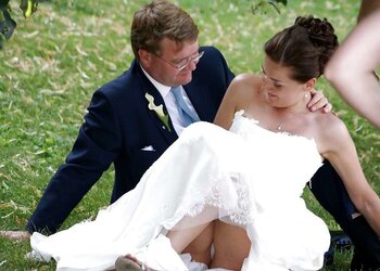 Steaming Bevy Of Wives Magnificent Upskirts In Public