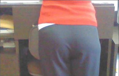 Sate Comment:24yo co-workers booty and clevage