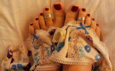 Nude Nude Feet