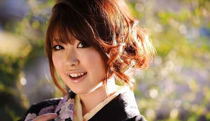 Rio Hamasaki - nineteen Japanese Lovelies