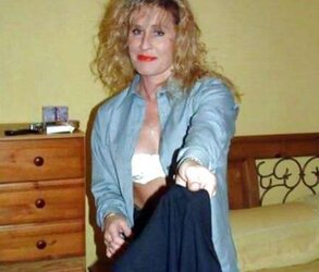 Bold Sweetheart with Wavey Ash-Blonde Hair