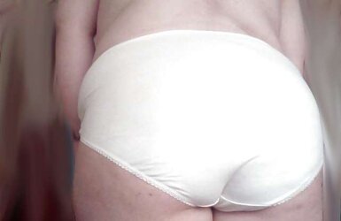 ME - YoungHairyIrishPussy