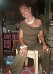 My filipina granny girlfriend maud 62yrs old