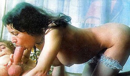 SH Retro girls blowing giant cokcs