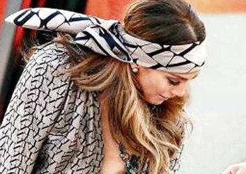 Celeb wardrobe malfunction vol II. upskirt down half-top