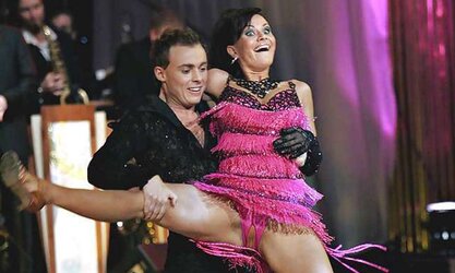 Celeb wardrobe malfunction vol II. upskirt down half-top