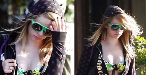 Celeb wardrobe malfunction vol II. upskirt down half-top