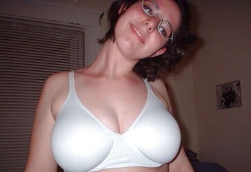 BUXOM DANIELLE - SATISFY SCREW WITH ME