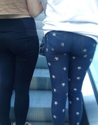 Candid bootie teenager