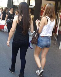 Candid bootie teenager