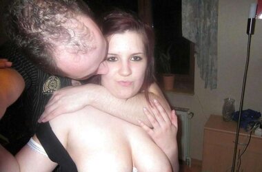 Belle salope aux gros seins