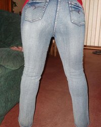 My culo in taut denim