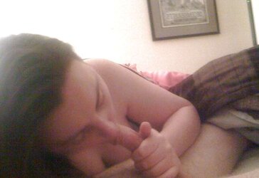 Chubby AM Wifey Deepthroating